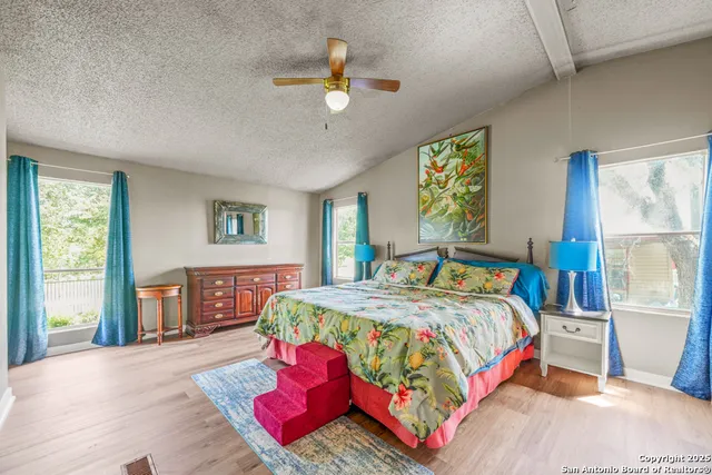 $749,999 | 237 County Road 393, Runge, TX 78151