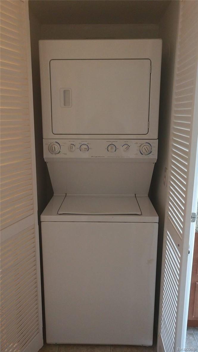 2377 Walton Blvd., Unit 17 Rochester, MI 48309 - Photo 5 of 11 IMG_20190302_151739417.jpg