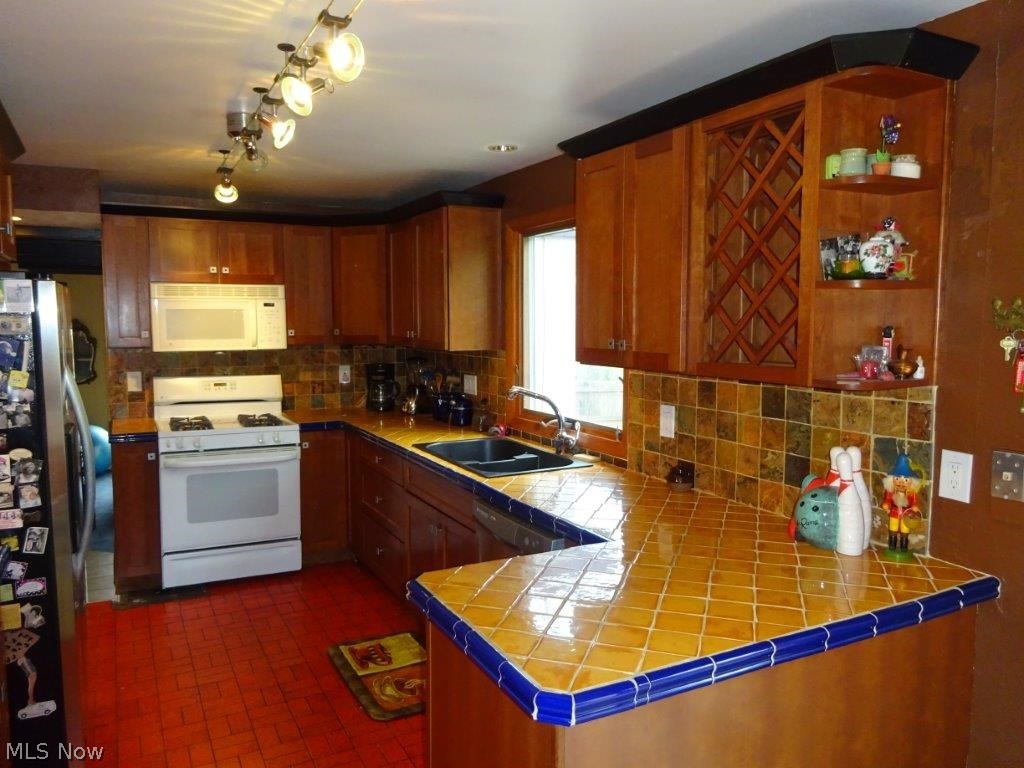 3980 West Sprague Road Cleveland, OH 44134 - Photo 4 of 32