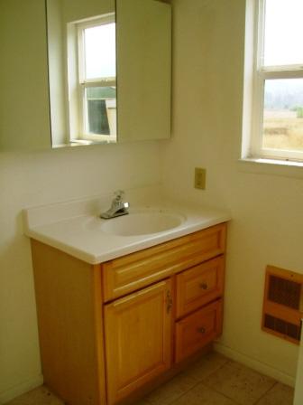 535 Garrett Road Hyampom, CA 96046 - Photo 8 of 13 Bathroom Vanity