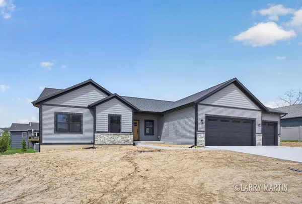 $580,000 | 1845 Stratford Lane Northwest, Grand Rapids, MI 49534