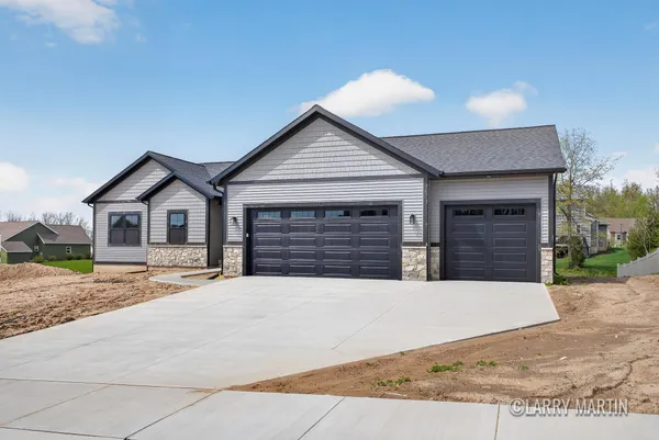 $580,000 | 1845 Stratford Lane Northwest, Grand Rapids, MI 49534