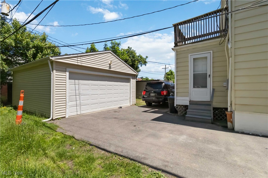 13641 Cedar Road Cleveland, OH 44118 - Photo 28 of 42 View of detached garage