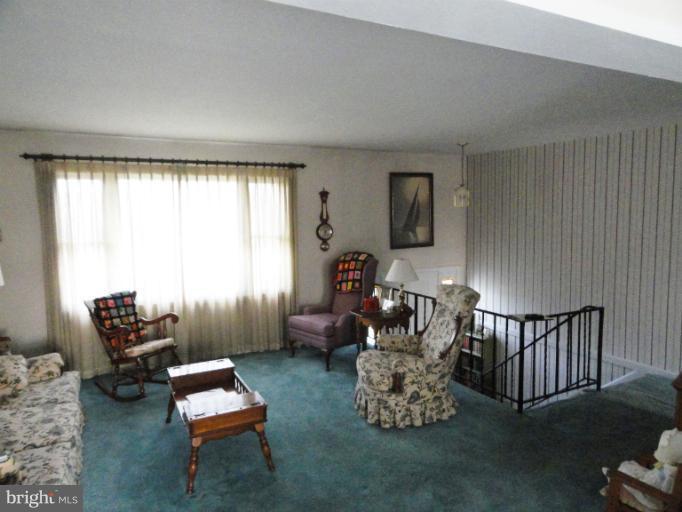 8015 Redstone Road Kingsville, MD 21087 - Photo 24 of 28 Living Room