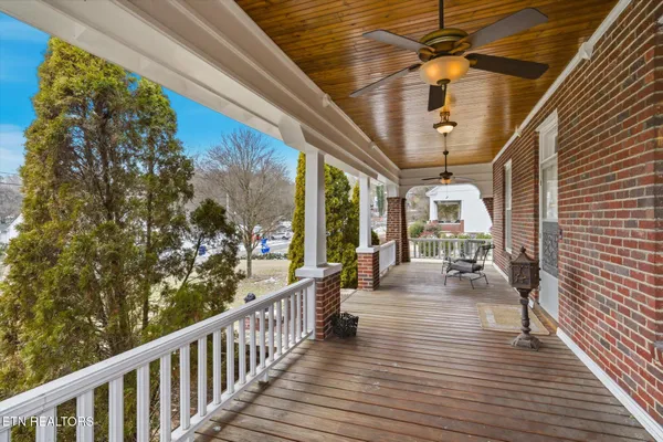 $539,000 | 201 West Washington Avenue, Clinton, TN 37716