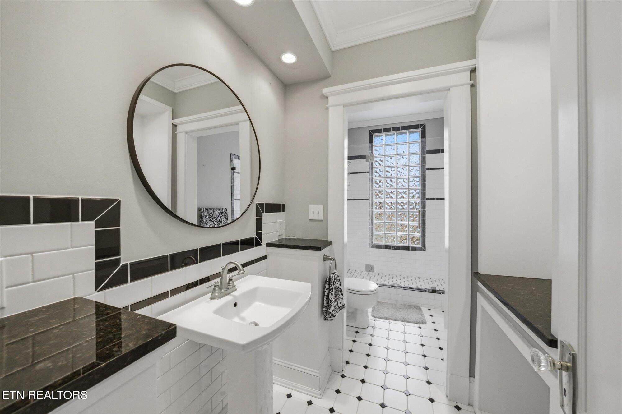 201 West Washington Avenue Clinton, TN 37716 - Photo 27 of 46 28