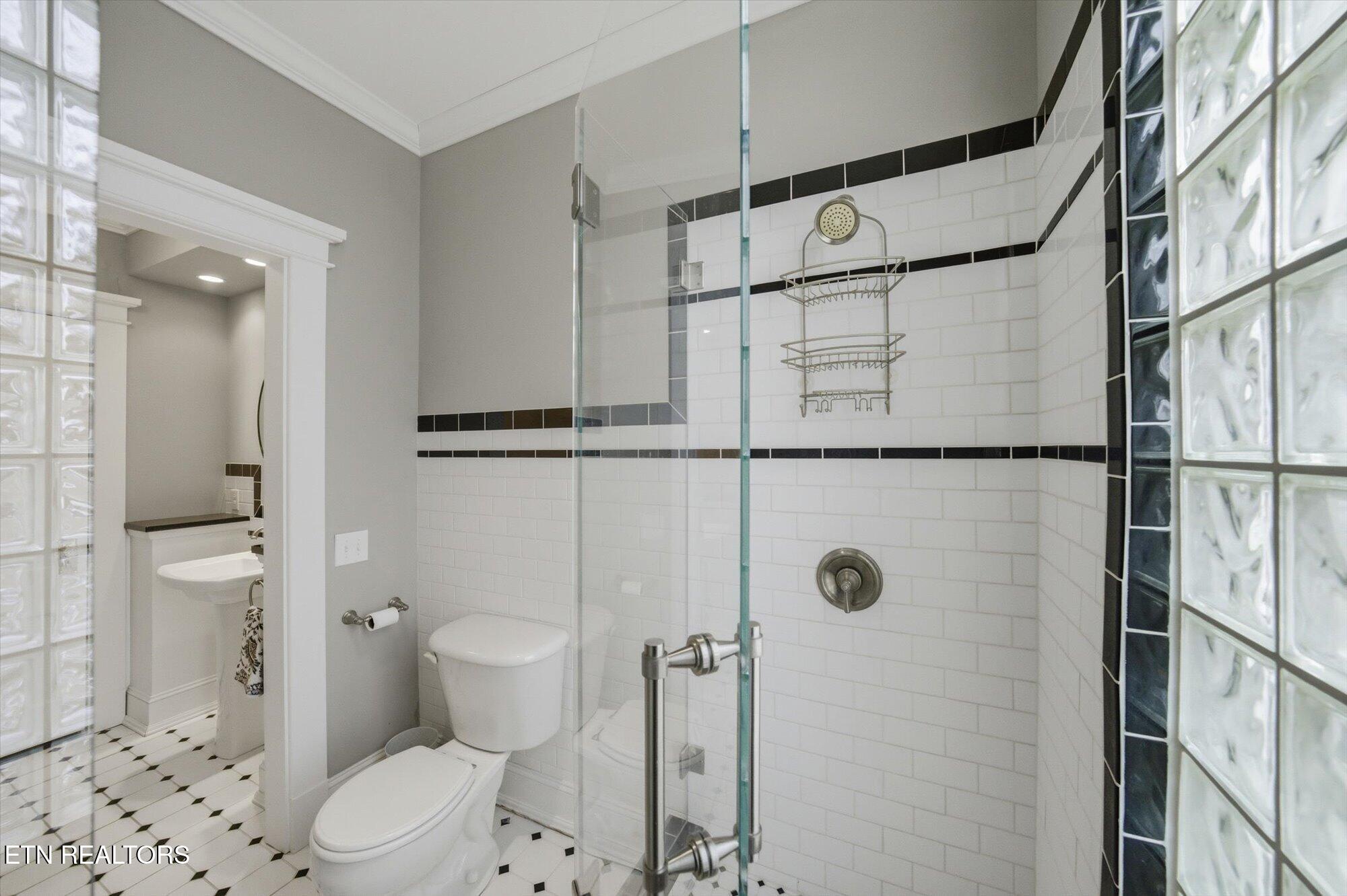 201 West Washington Avenue Clinton, TN 37716 - Photo 29 of 46 30