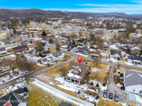 $539,000 | 201 West Washington Avenue, Clinton, TN 37716