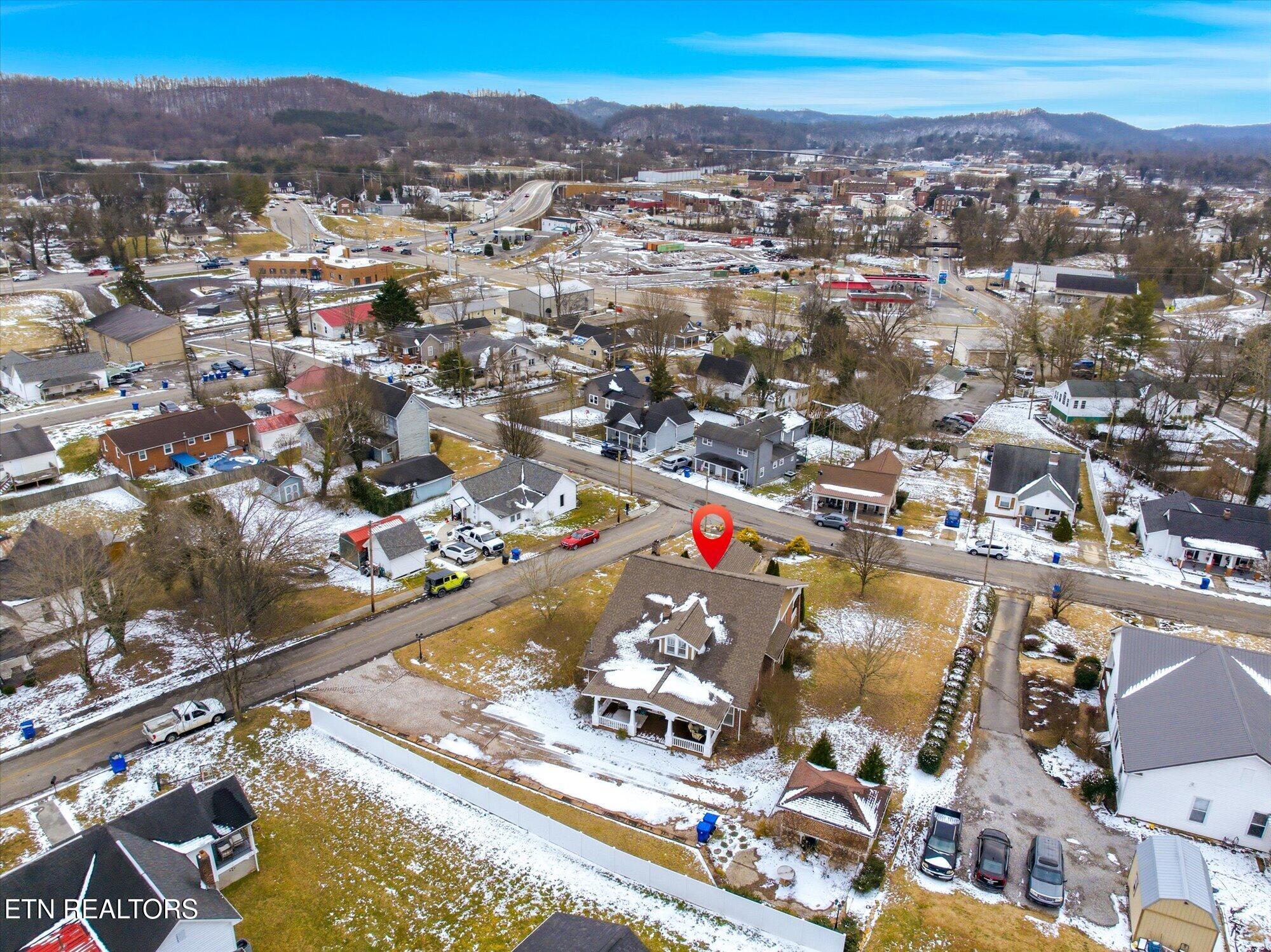 201 West Washington Avenue Clinton, TN 37716 - Photo 3 of 46 3