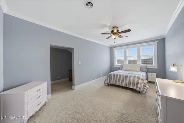 $539,000 | 201 West Washington Avenue, Clinton, TN 37716