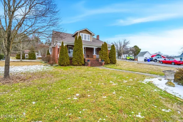 $539,000 | 201 West Washington Avenue, Clinton, TN 37716