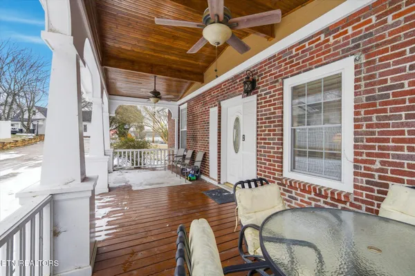 $539,000 | 201 West Washington Avenue, Clinton, TN 37716