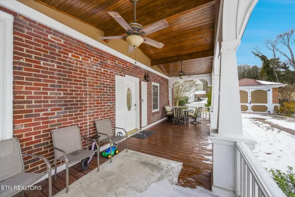 $539,000 | 201 West Washington Avenue, Clinton, TN 37716