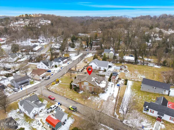 $539,000 | 201 West Washington Avenue, Clinton, TN 37716