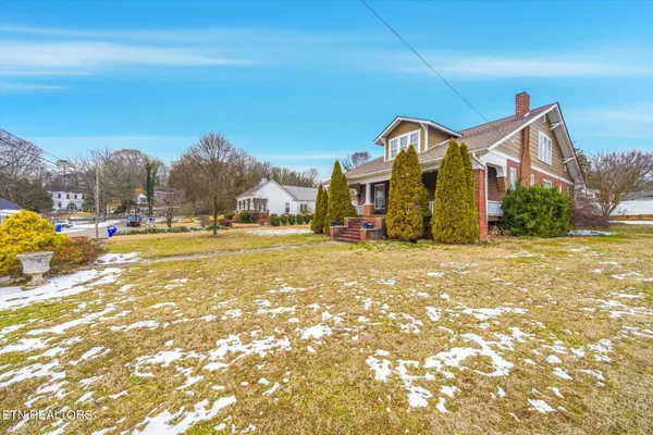 $539,000 | 201 West Washington Avenue, Clinton, TN 37716