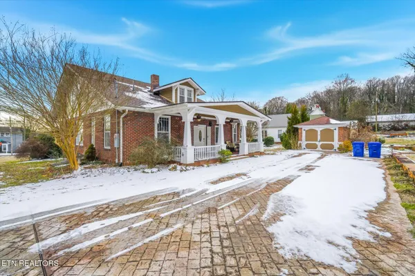 $539,000 | 201 West Washington Avenue, Clinton, TN 37716