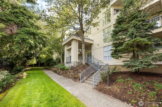 $655,000 | 424 102nd Avenue Southeast, Unit 108, Bellevue, WA 98004