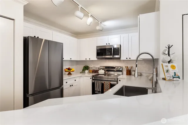 $655,000 | 424 102nd Avenue Southeast, Unit 108, Bellevue, WA 98004