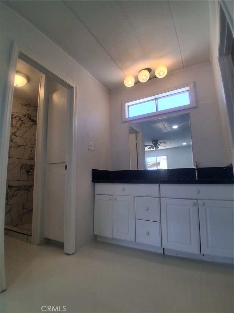 20683 Waalew Road, Unit B68 Apple Valley, CA 92307 - Photo 45 of 67 Bathroom on main bed