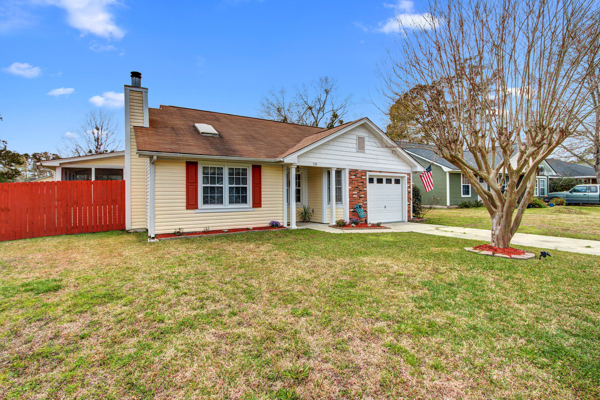 128 Manchester Road Summerville, SC 29486 - Photo 3 of 22 128 Manchester, Summerville SC (3)