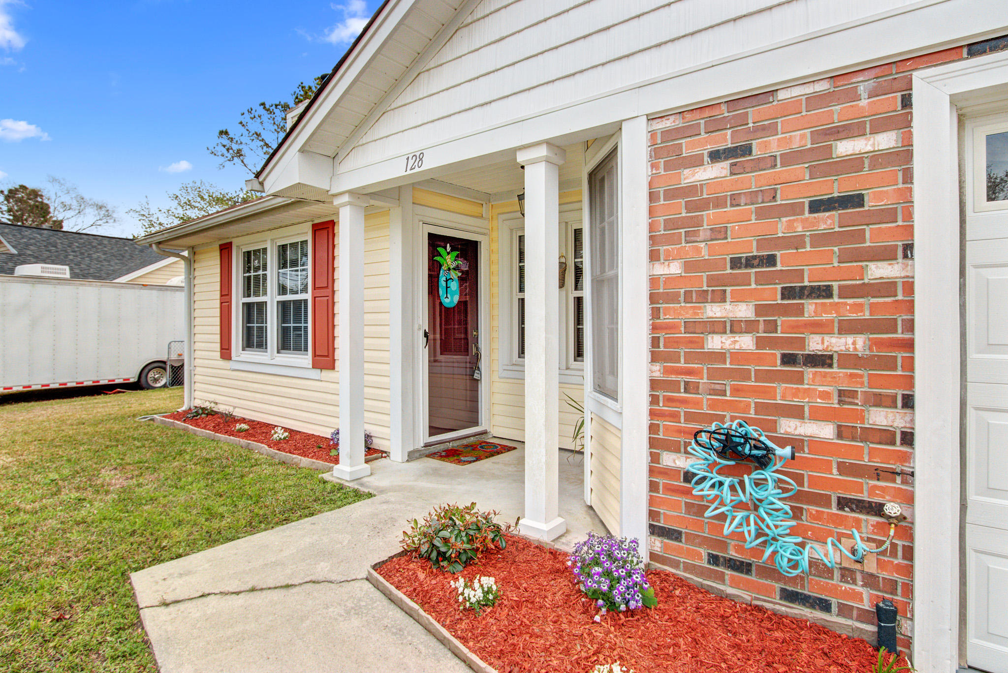 128 Manchester Road Summerville, SC 29486 - Photo 4 of 22 128 Manchester, Summerville SC (4)