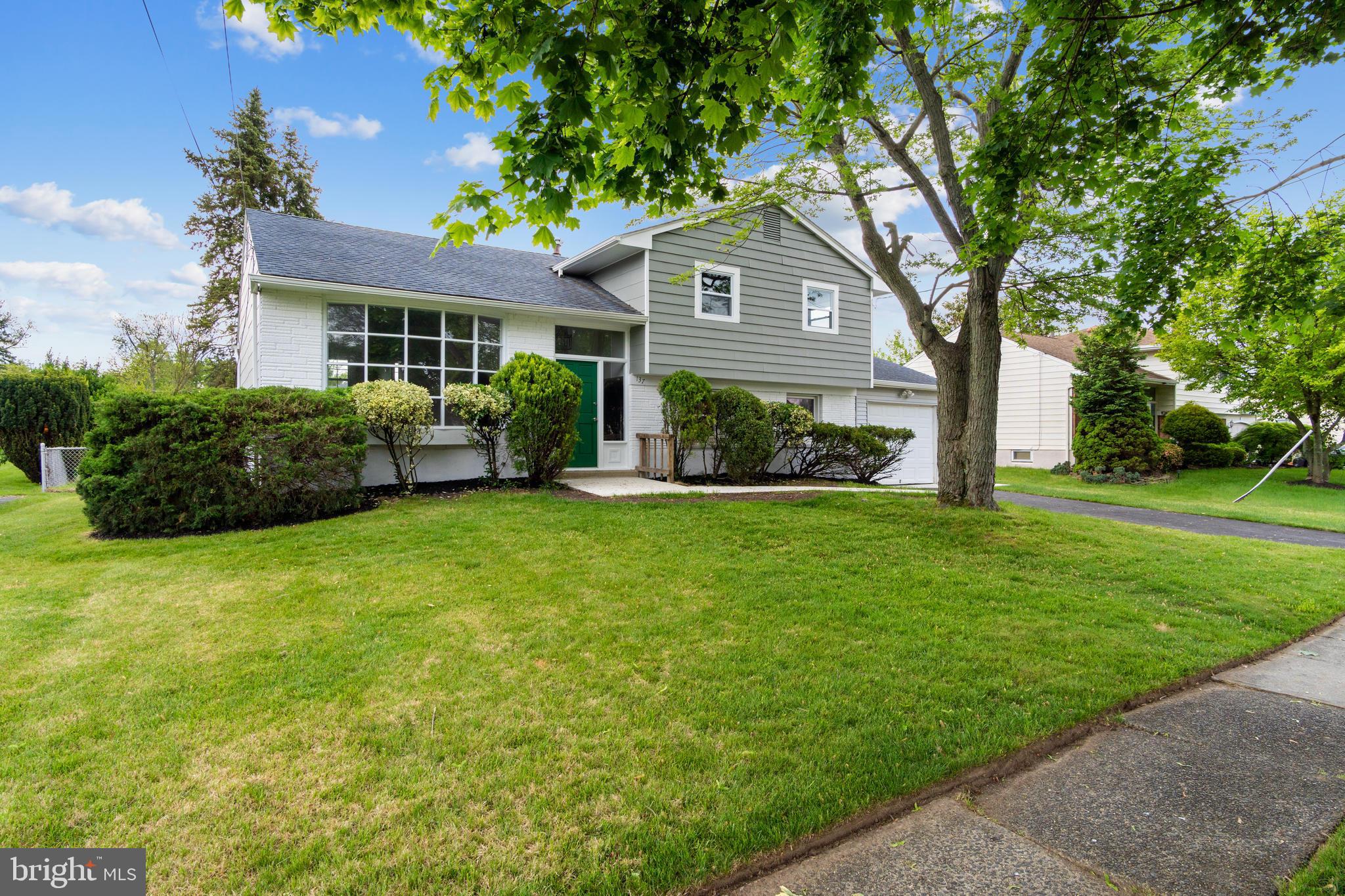 137 Hollyoke Road Somerdale, NJ 08083 - Photo 1 of 30 Front of House