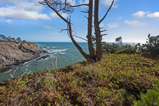 $850,000 | 35700 Highway 1, Anchor Bay, CA 95445