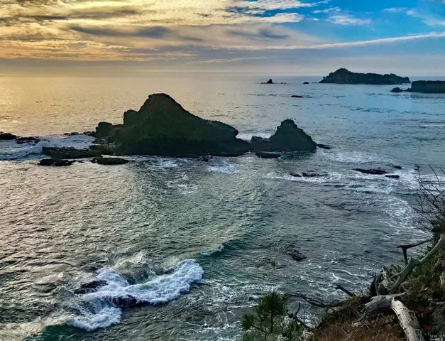 $850,000 | 35700 Highway 1, Anchor Bay, CA 95445