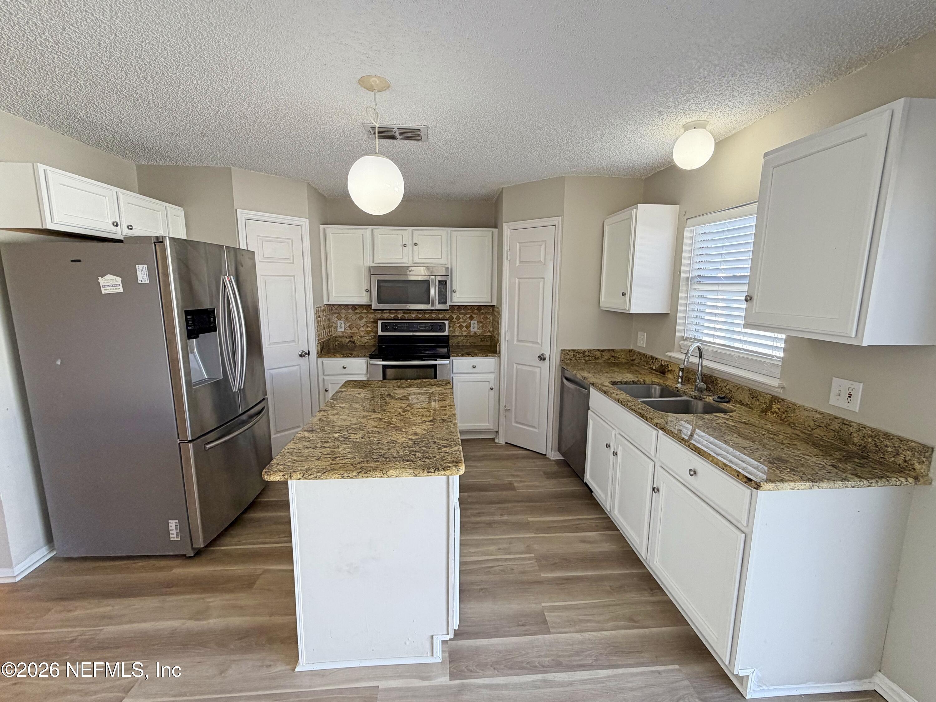 7321 Fox Grove Road Jacksonville, FL 32244 - Photo 4 of 17 Kitchen