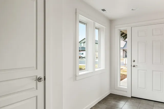 $374,990 | 314 North Viewmont Road, Unit 9/1 ARLINGTON, Greenacres, WA 99016