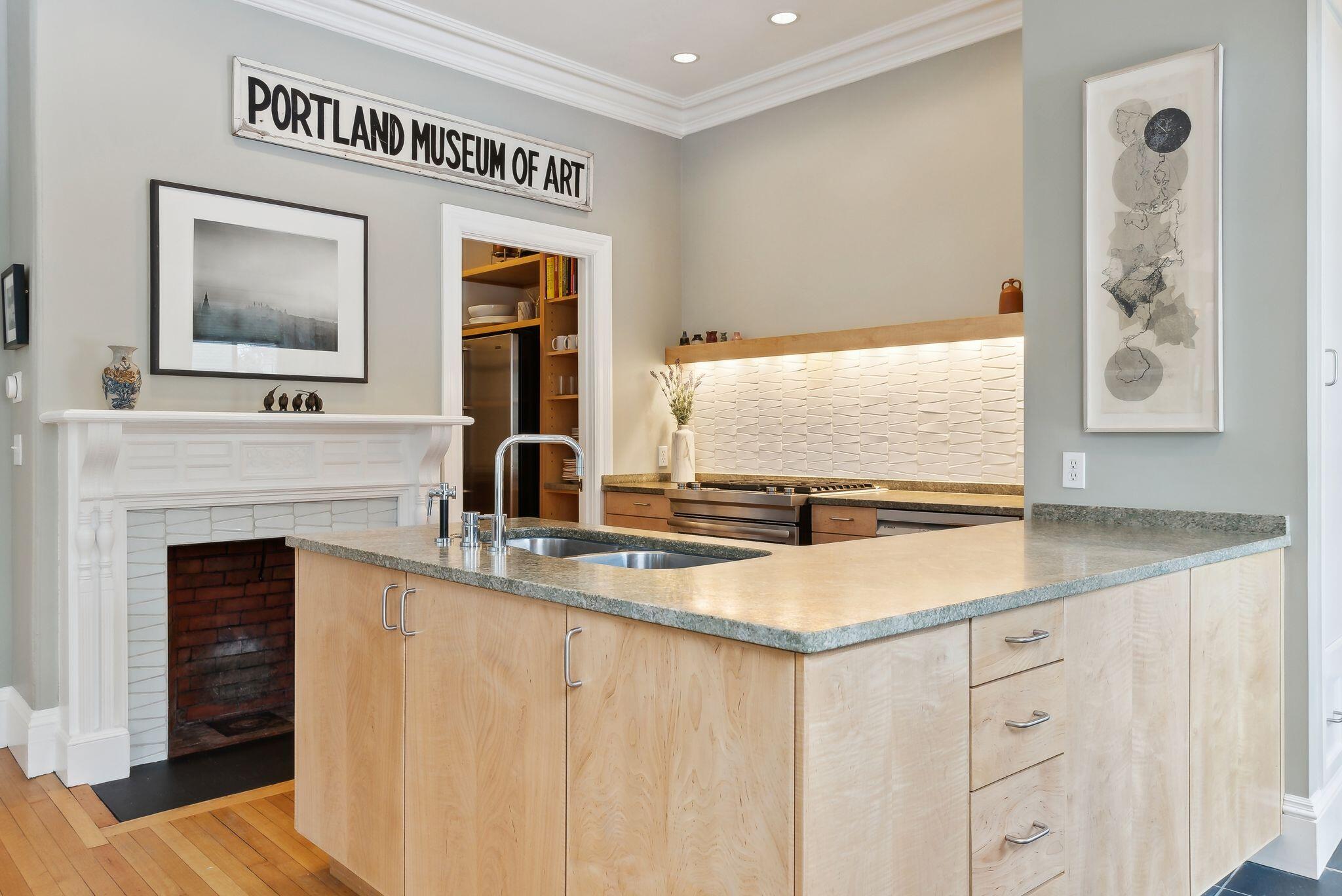 296 Spring Street, Unit 1 Portland, ME 04102 - Photo 8 of 62 16_DSC03984