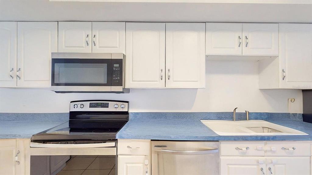 1237 McMullen Booth Road Clearwater, FL 33759 - Photo 9 of 48 Gallery Image 9