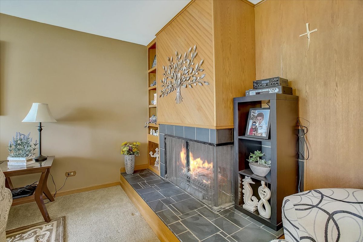 510 Beck Road Lindenhurst, IL 60046 - Photo 4 of 32