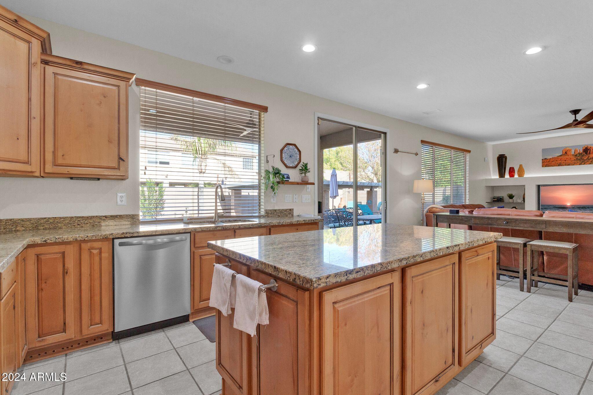 3686 East Kimball Road Gilbert, AZ 85297 - Photo 20 of 54 3686 E Kimball Rd-15