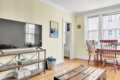 $679,000 | 393 Broadway, Unit 10, Cambridge, MA 02139