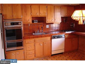 1046 Fitch Road Southampton, PA 18966 - Photo 4 of 8 Kitchen