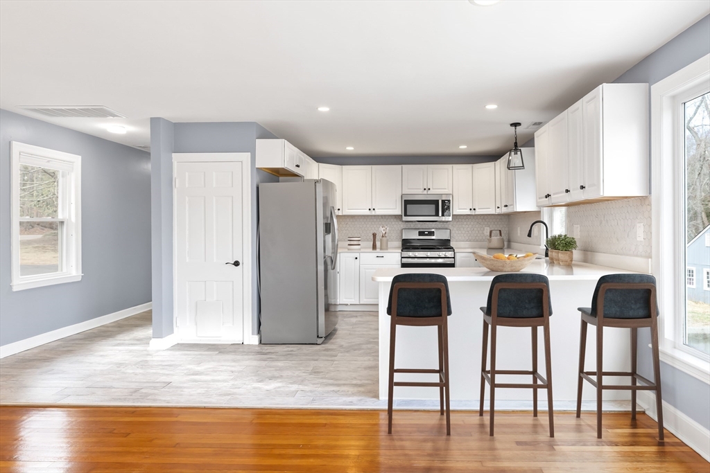 100 Maple Street Sherborn, MA 01770 - Photo 7 of 32