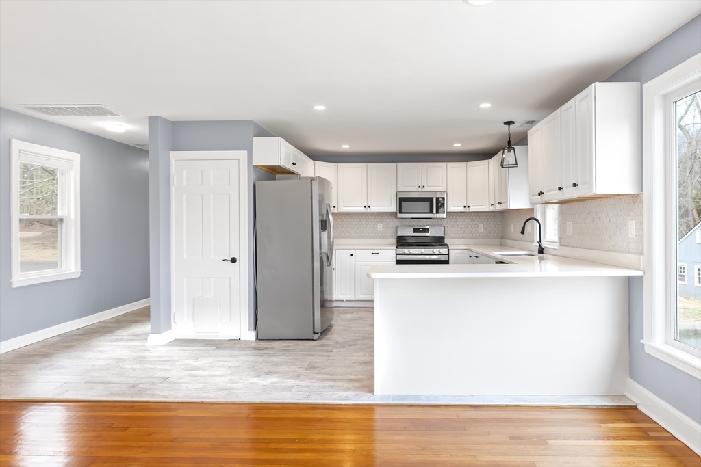 100 Maple Street Sherborn, MA 01770 - Photo 8 of 32