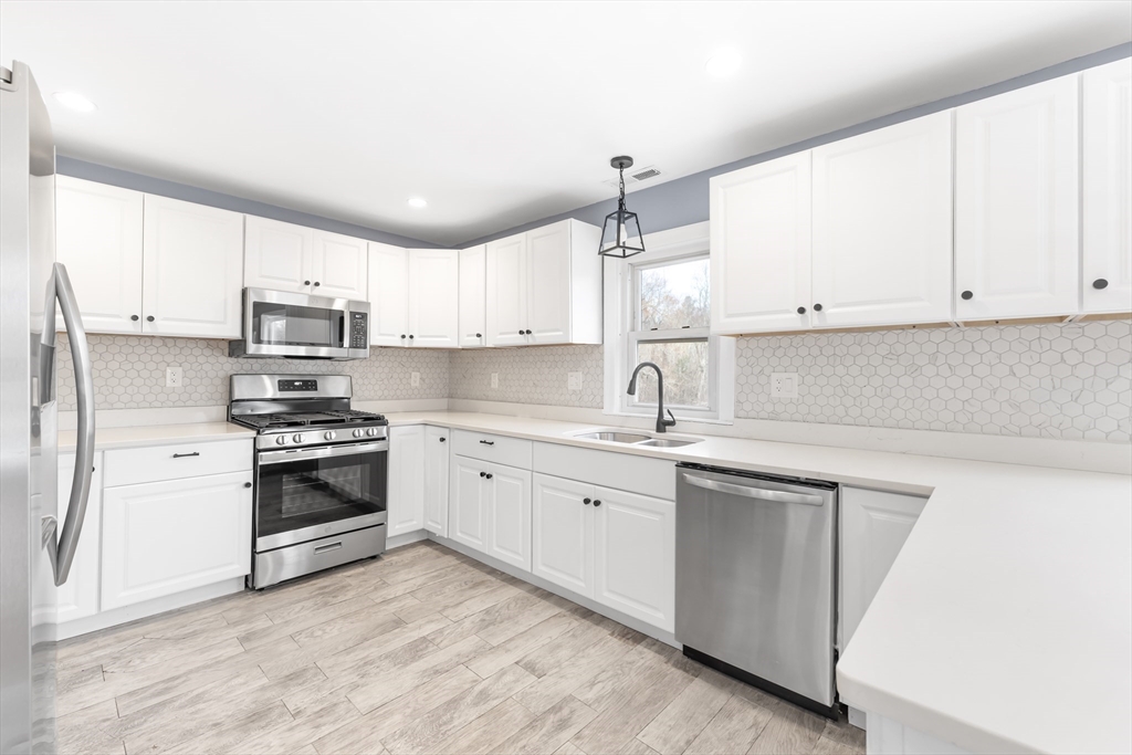 100 Maple Street Sherborn, MA 01770 - Photo 9 of 32