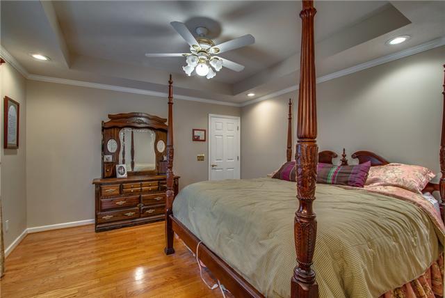 150 Gaskins Road Dickson, TN 37055 - Photo 13 of 20 Spacious Master w/ Hardwood Floors