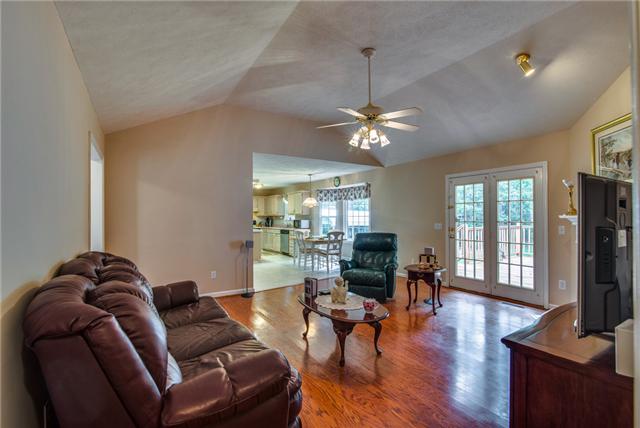 150 Gaskins Road Dickson, TN 37055 - Photo 3 of 20 Great Room with Hardwood Floors