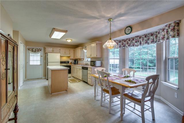 150 Gaskins Road Dickson, TN 37055 - Photo 6 of 20 Large Eat In Kitchen w/ Island