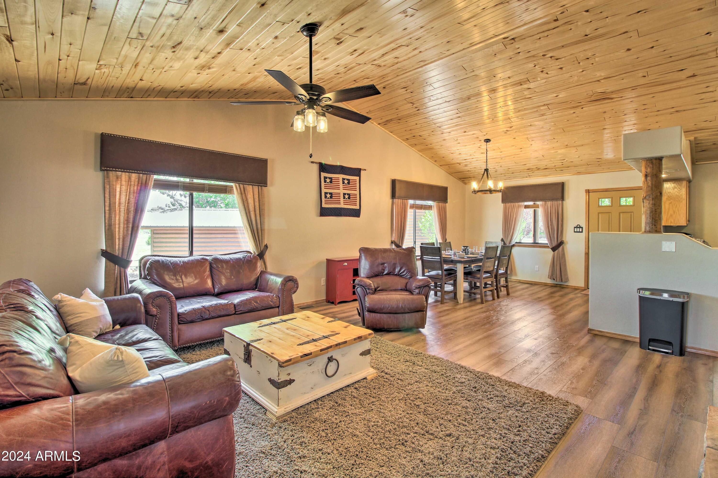 2320 Buffalo Loop Overgaard, AZ 85933 - Photo 14 of 54 GREAT ROOM