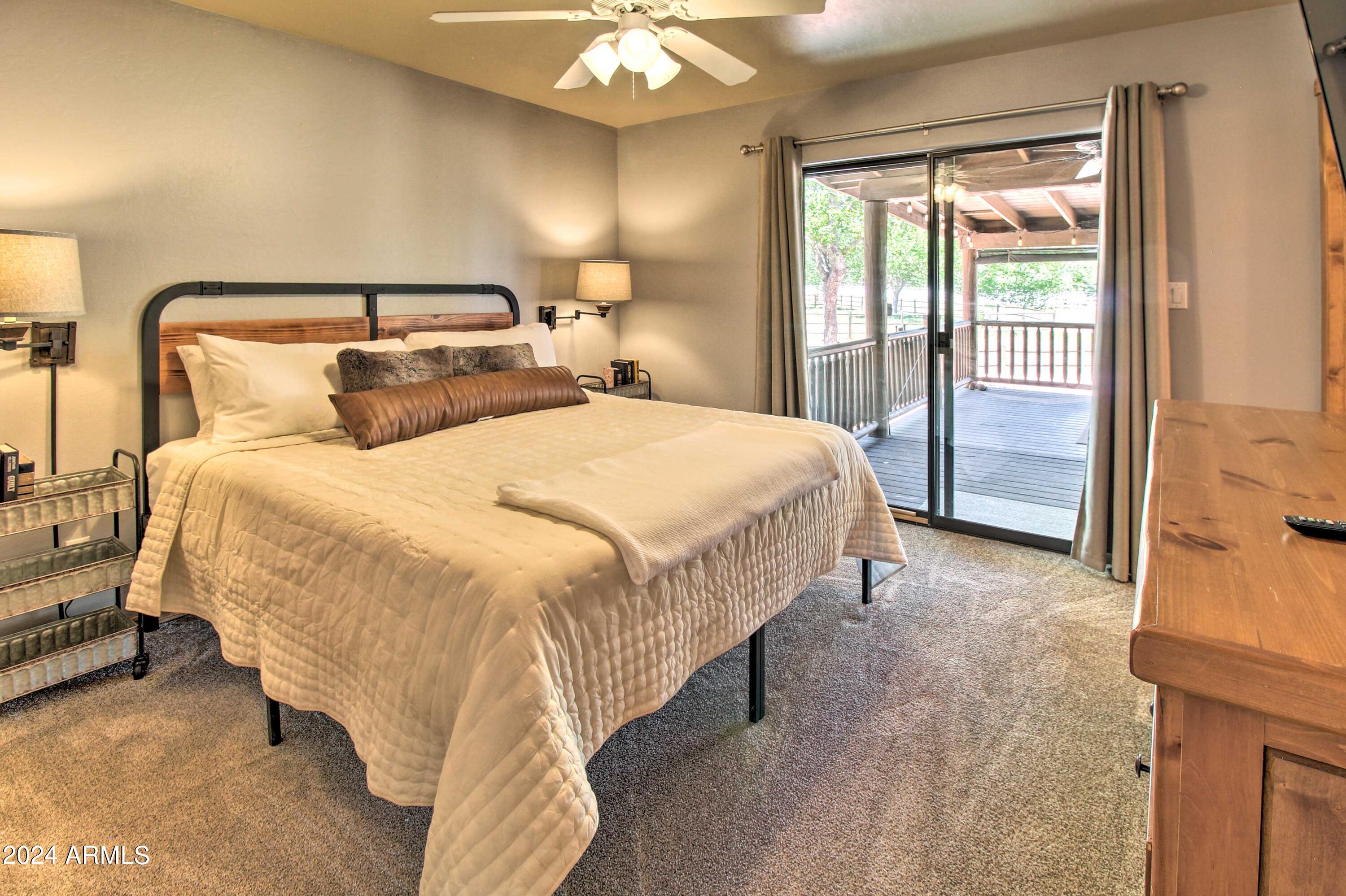 2320 Buffalo Loop Overgaard, AZ 85933 - Photo 16 of 54 OWNERS SUITE