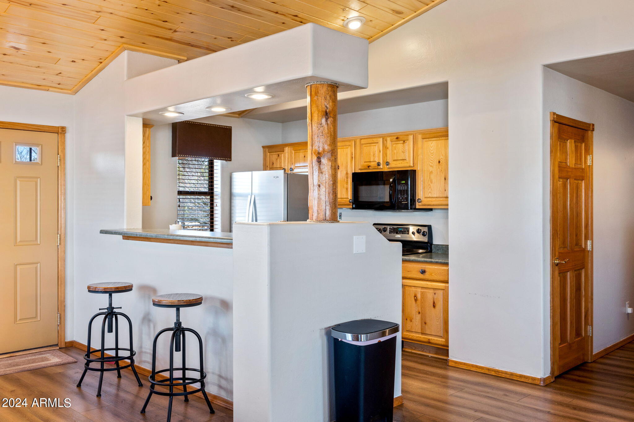 2320 Buffalo Loop Overgaard, AZ 85933 - Photo 6 of 54 KITCHEN
