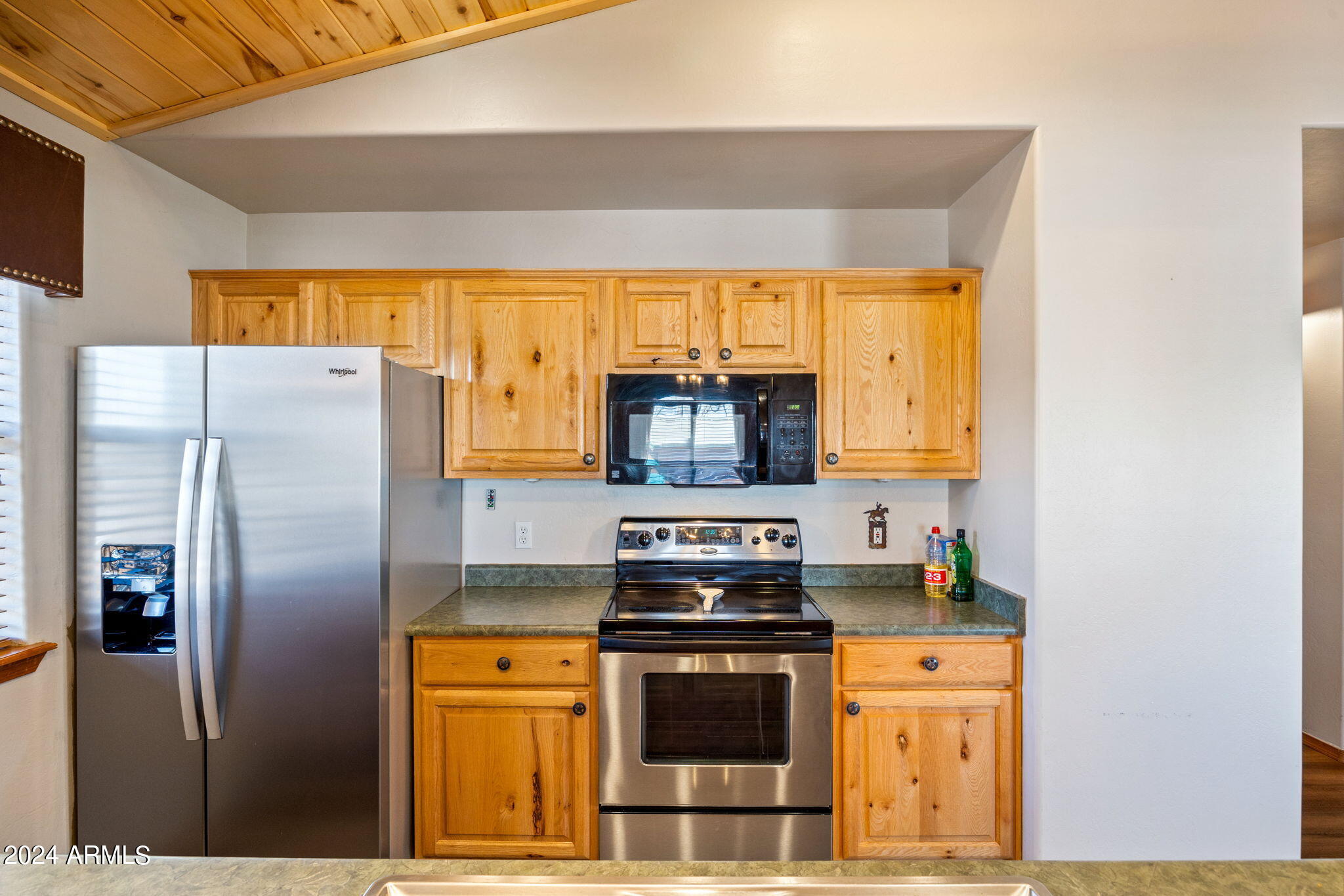 2320 Buffalo Loop Overgaard, AZ 85933 - Photo 8 of 54 KITCHEN