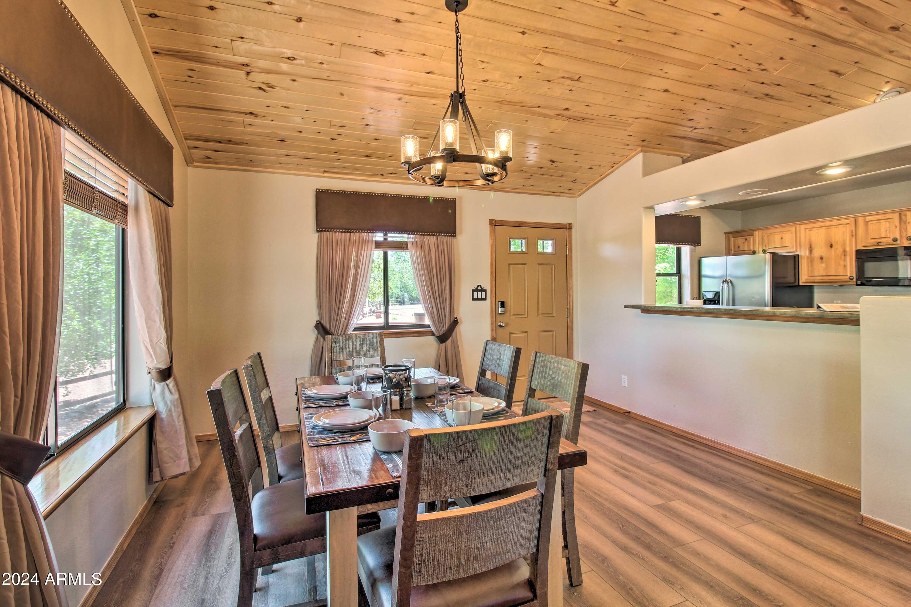 2320 Buffalo Loop Overgaard, AZ 85933 - Photo 10 of 54 DINING