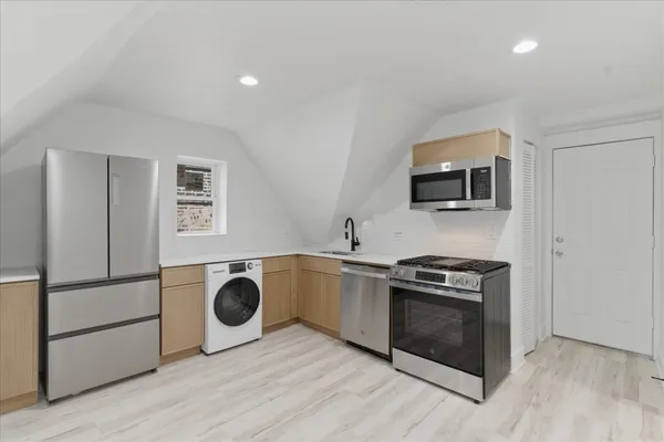 $2,050 | 2607 West Haddon Avenue, Unit 3F, Chicago, IL 60622