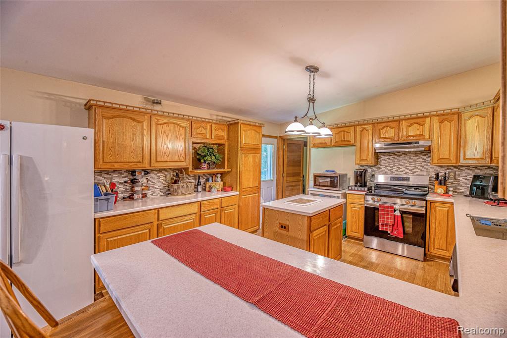 6855 Lyons Road Imlay City, MI 48444 - Photo 20 of 50