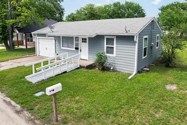 $193,900 | 2020 Laura Street, Caddo Mills, TX 75135